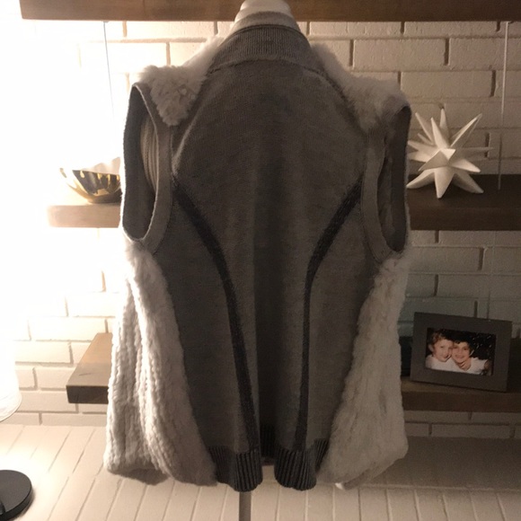 NWT Vince Fur Vest w/Sweater Back, Grey/white, Med - Picture 6 of 6